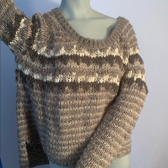 Free People Soft comfortable off the shoulder  sweater. - Picture 6 of 7